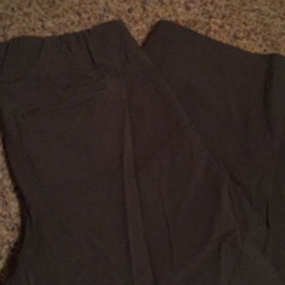 Gray Maternity Capri Pants M - Picture 4 of 5